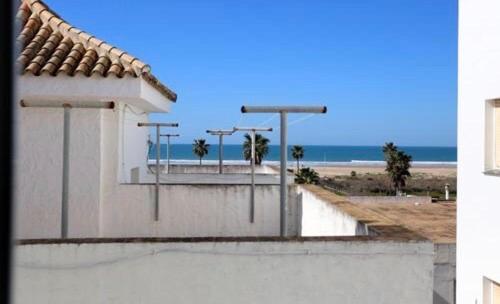 Conil A Pie De Playa Con Amplias Vistas Al Mar Apartment Conil De La Frontera Exterior photo